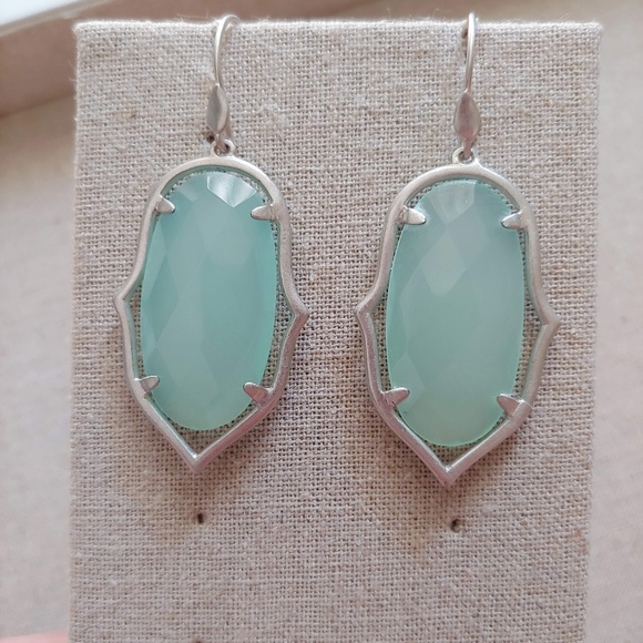 Stella & Dot Jewelry - NWT Stella & Dot Amala Chandeliers